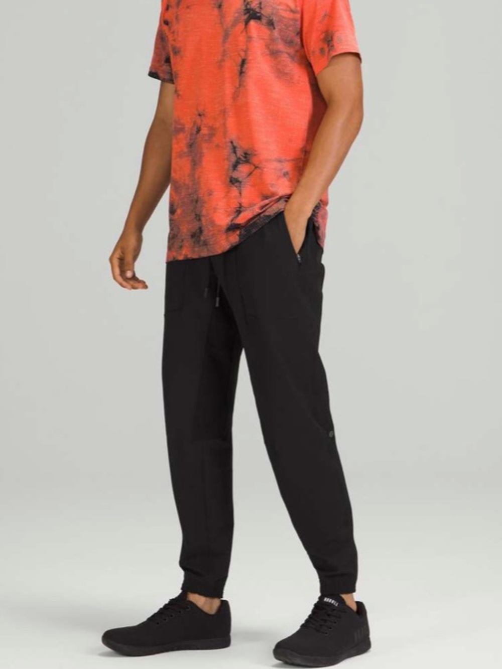 Lululemon License to Train Jogger 29"
Black